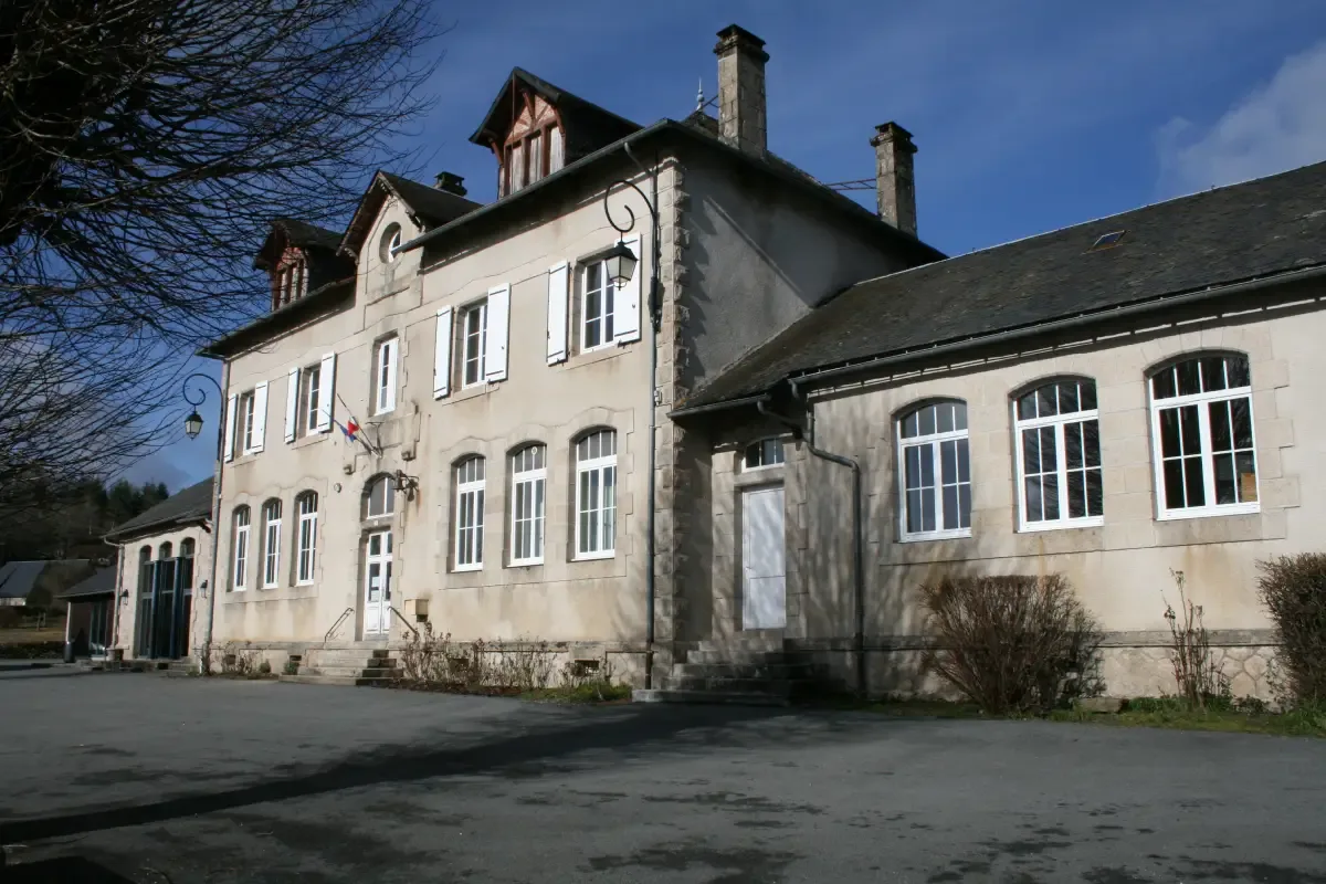 Ambrugeat - Mairie